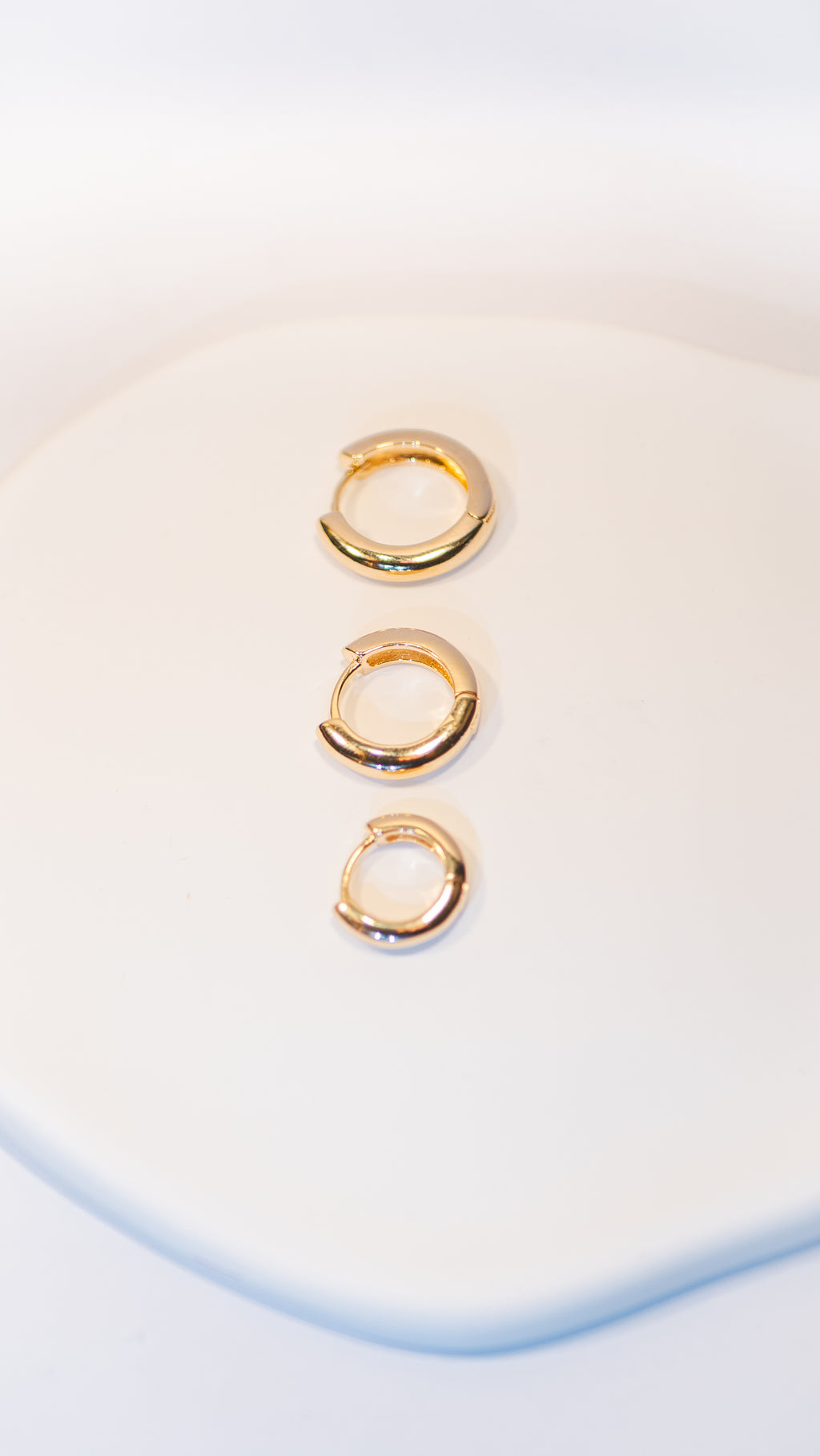 Classic Huggie Hoop Set