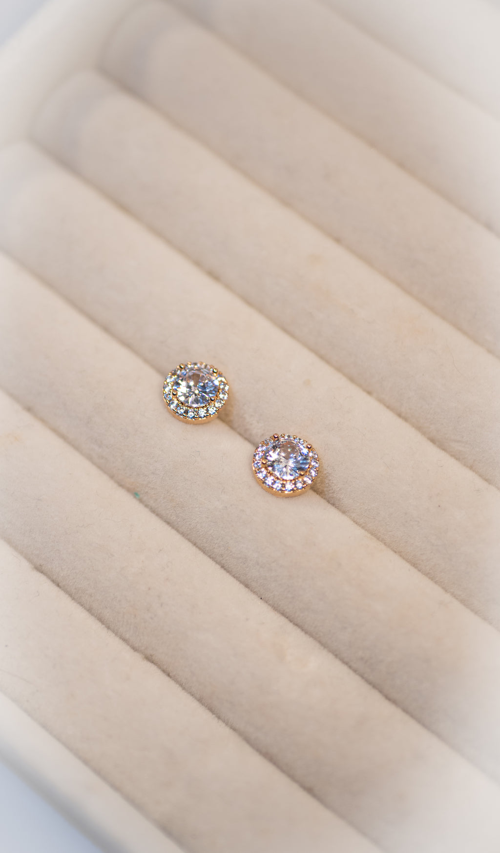 Lustre Halo Studs