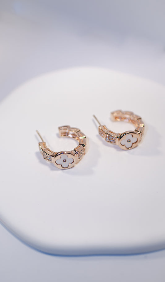 Madre Luxe Clover Hoops