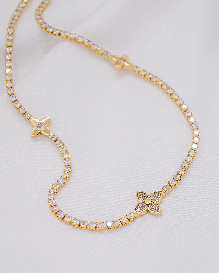 Fleur Golden Necklace