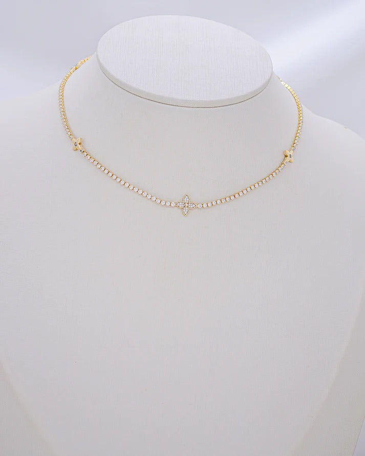 Fleur Golden Necklace