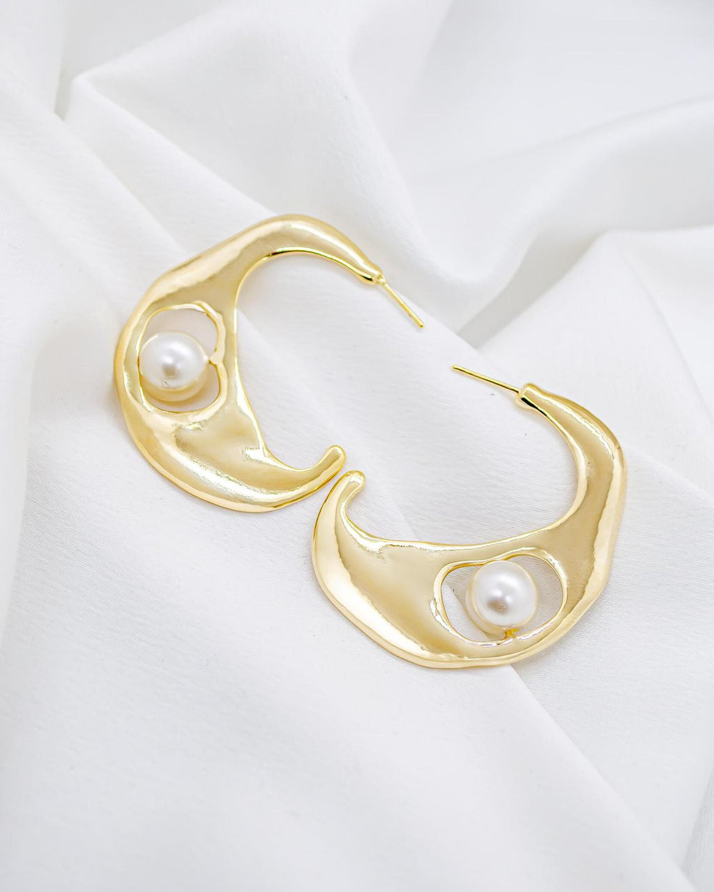 Sculpted Pearl Wave Earrings