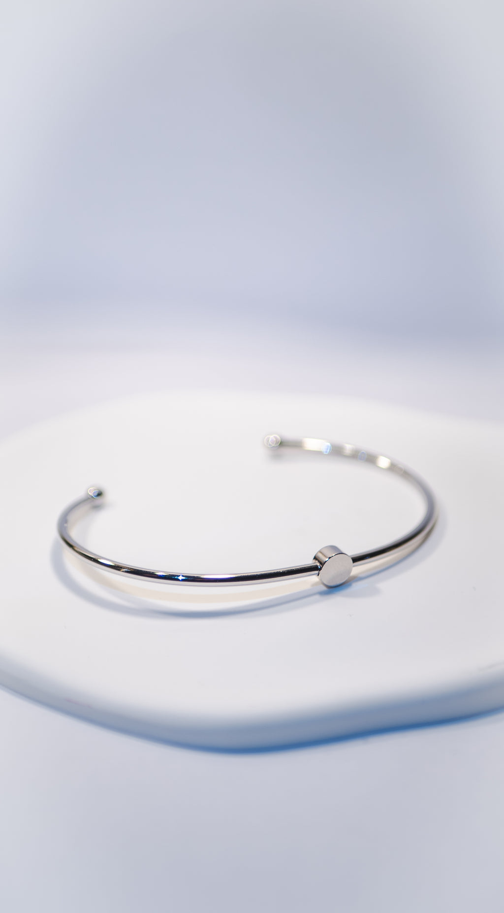 Luna Minimal Bangle